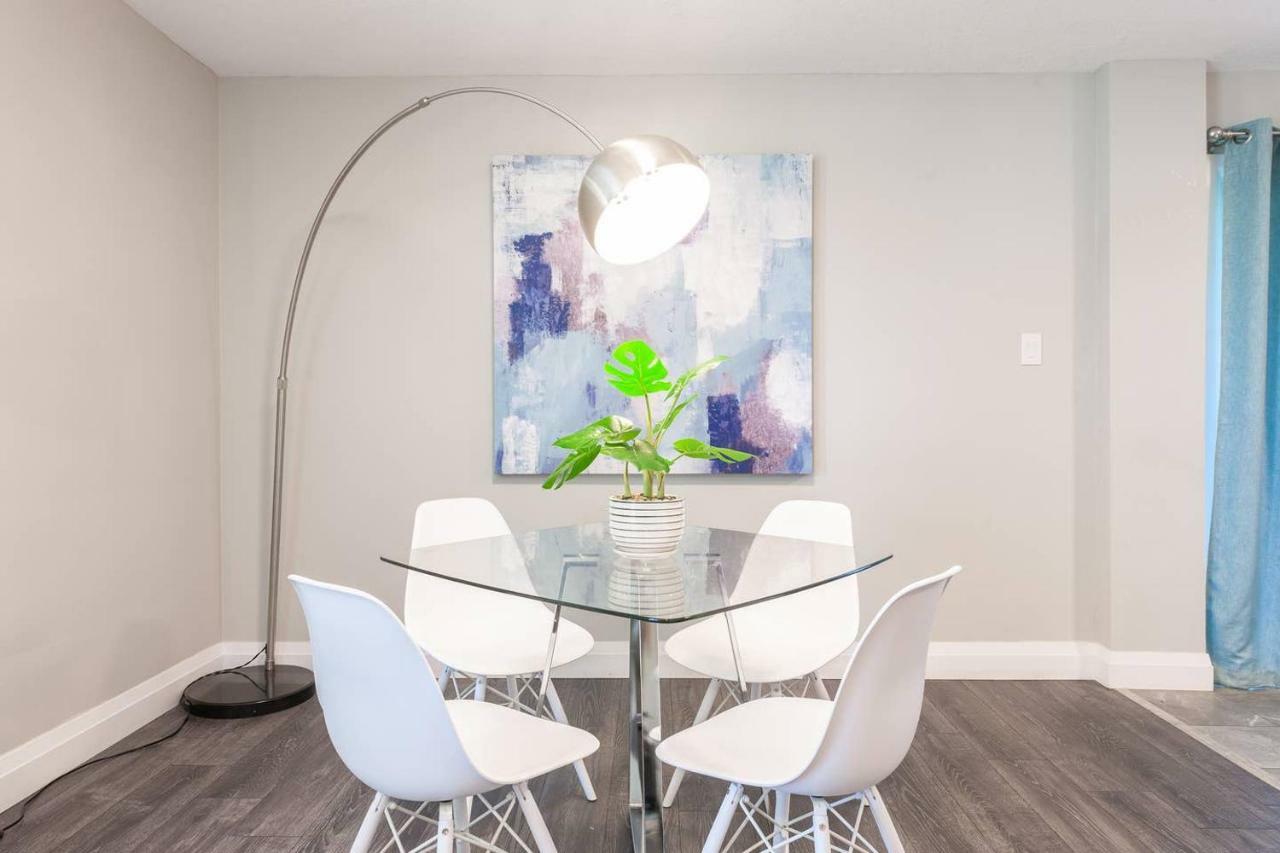 Entire 2 Bedroom Apartment Uptown Waterloo - E2 Exterior photo
