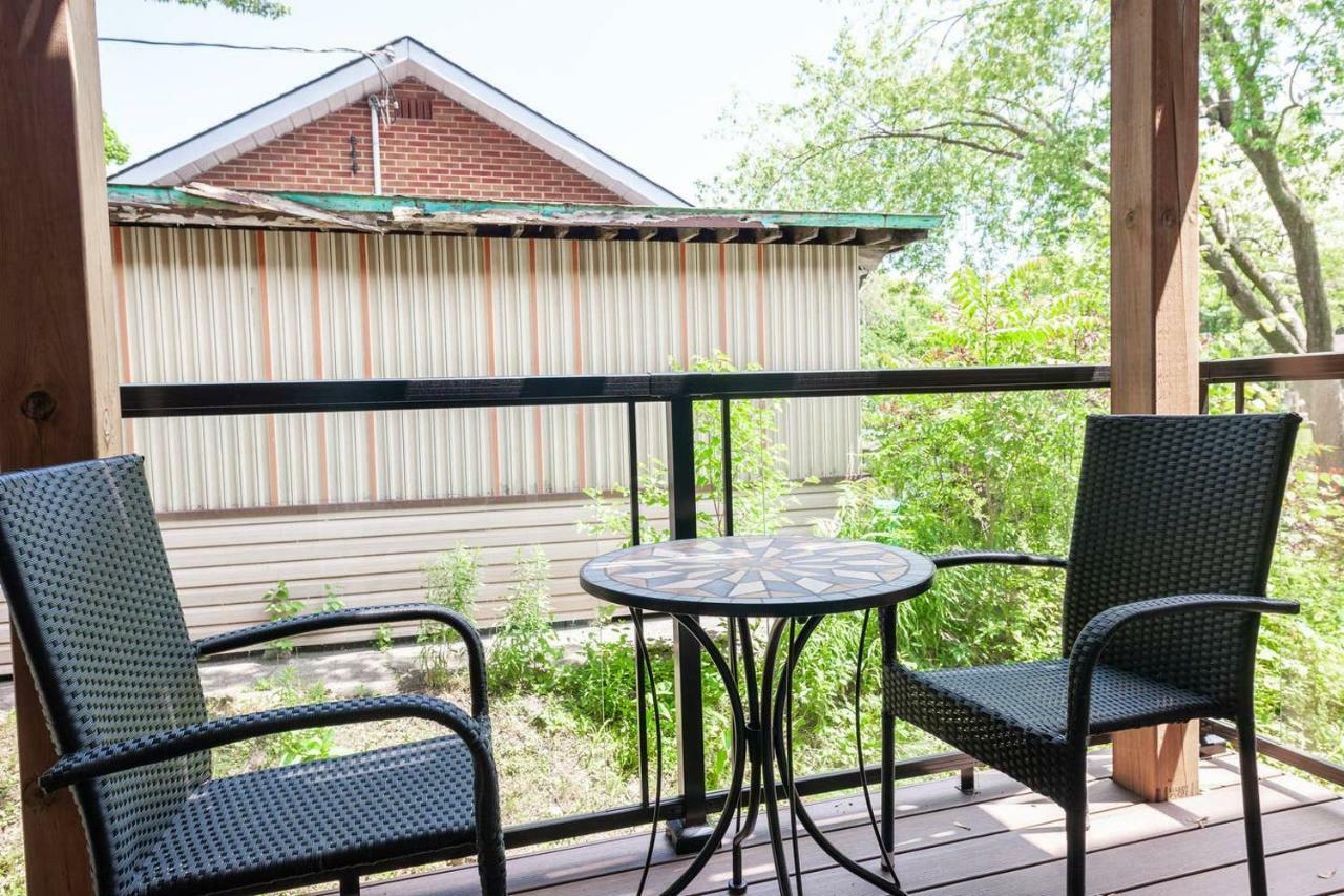 Entire 2 Bedroom Apartment Uptown Waterloo - E2 Exterior photo